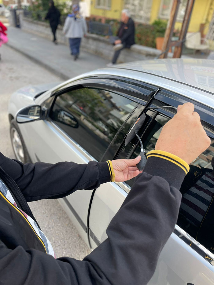 Bornova Oto Kilitçisi